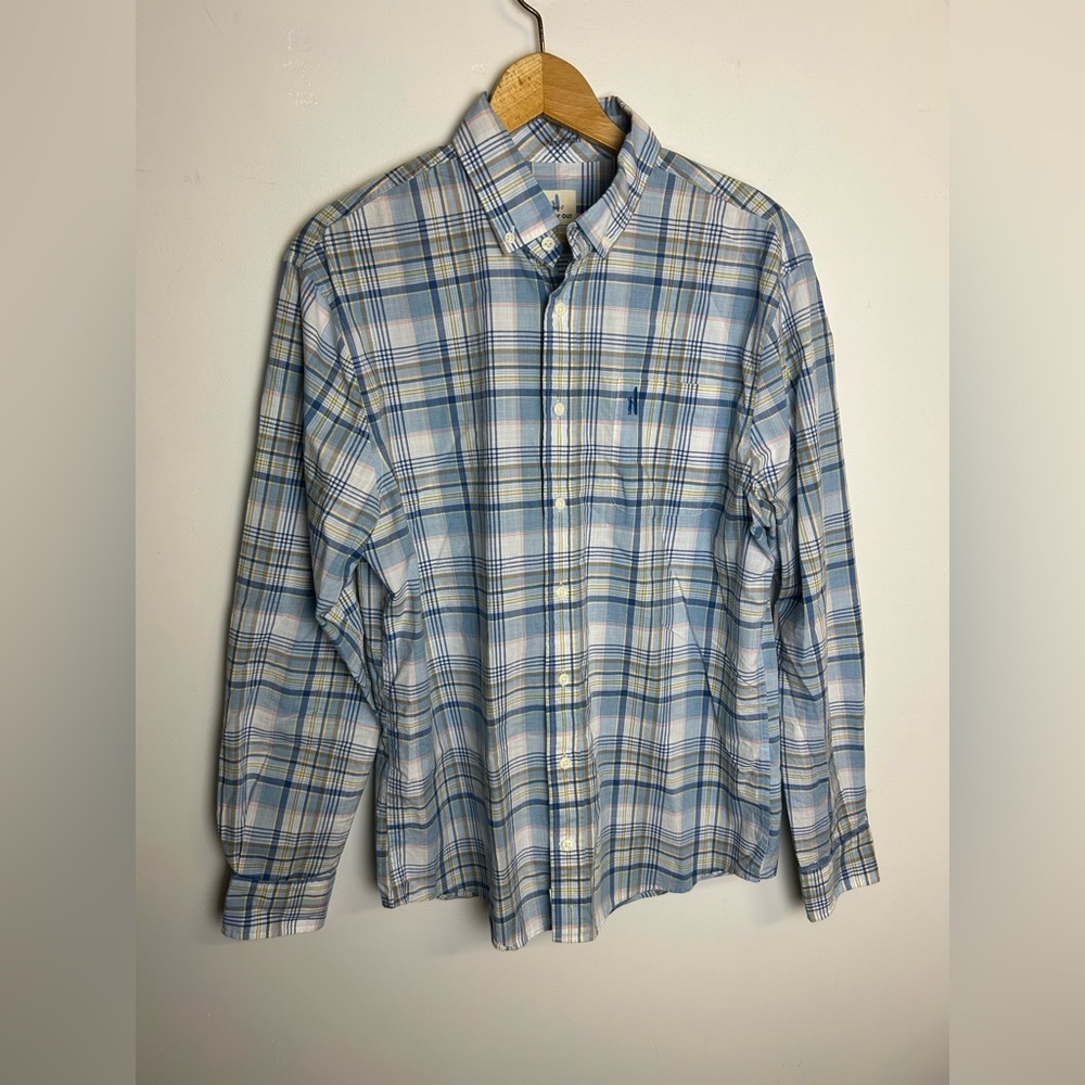 Johnnie O Hangin out Button Down Mens Shirt Size M Striped Old Money plaid